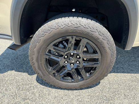 Used 2024 Chevrolet Colorado Trail Boss AWD/4WD image 27