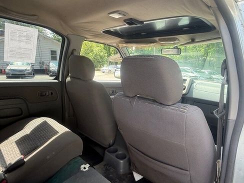 Used 2001 Nissan Xterra SE image 16