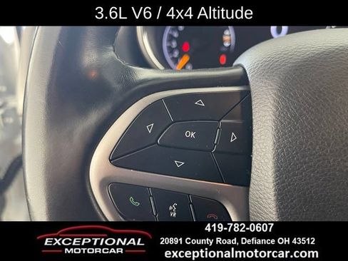 Used 2020 Jeep Grand Cherokee Altitude AWD/4WD image 39