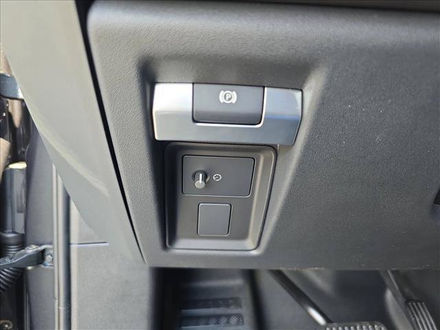 New 2026 Land Rover Defender 110 X-Dynamic SE AWD/4WD image 25
