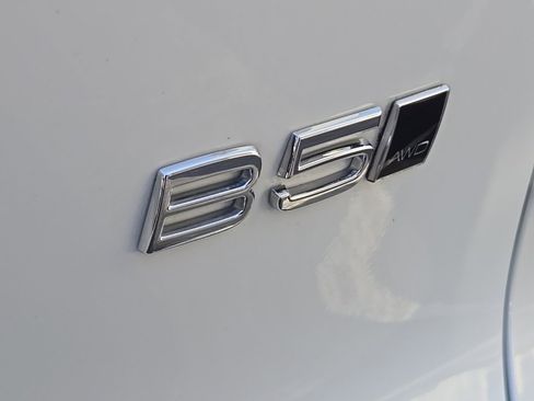 Certified 2023 Volvo XC40 B5 Plus w/ Driver Assist Package image 9