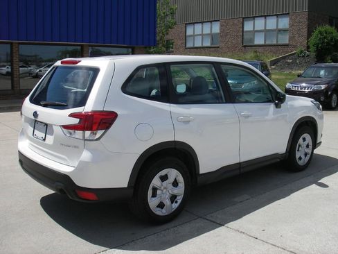 Used 2024 Subaru Forester AWD/4WD image 5