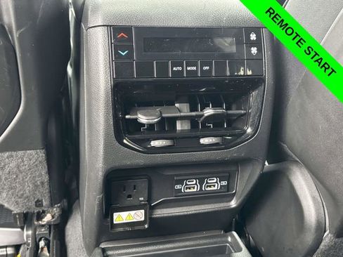 Used 2024 Jeep Grand Cherokee L Altitude image 27