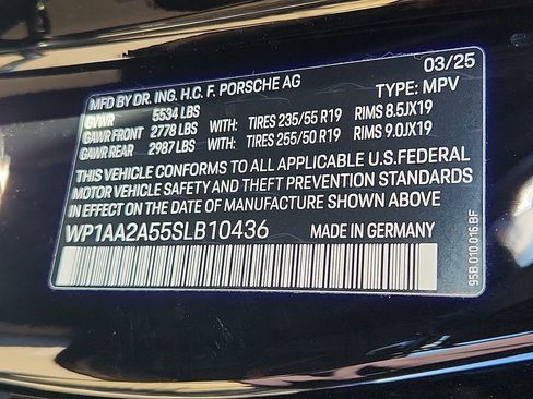 Certified 2025 Porsche Macan image 25