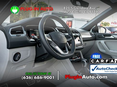 Used 2023 Volkswagen Tiguan SE R-Line image 8