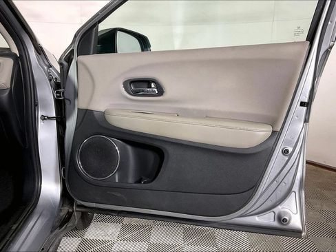 Used 2018 Honda HR-V EX image 23