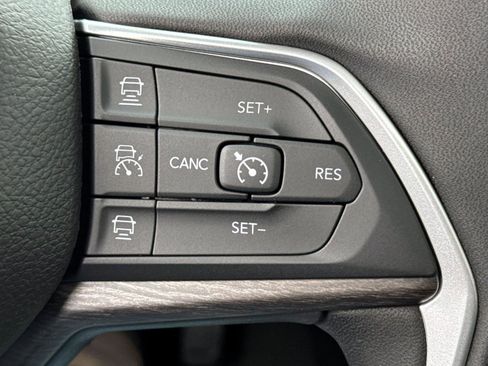 New 2025 Jeep Grand Cherokee Limited image 16