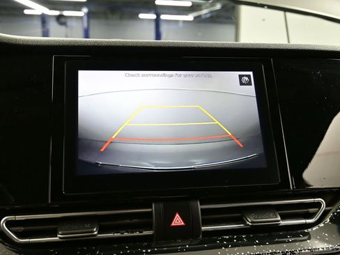 Used 2022 Kia Niro EX w/ Cold Weather Package image 9