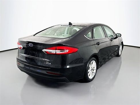Used 2019 Ford Fusion SE image 7