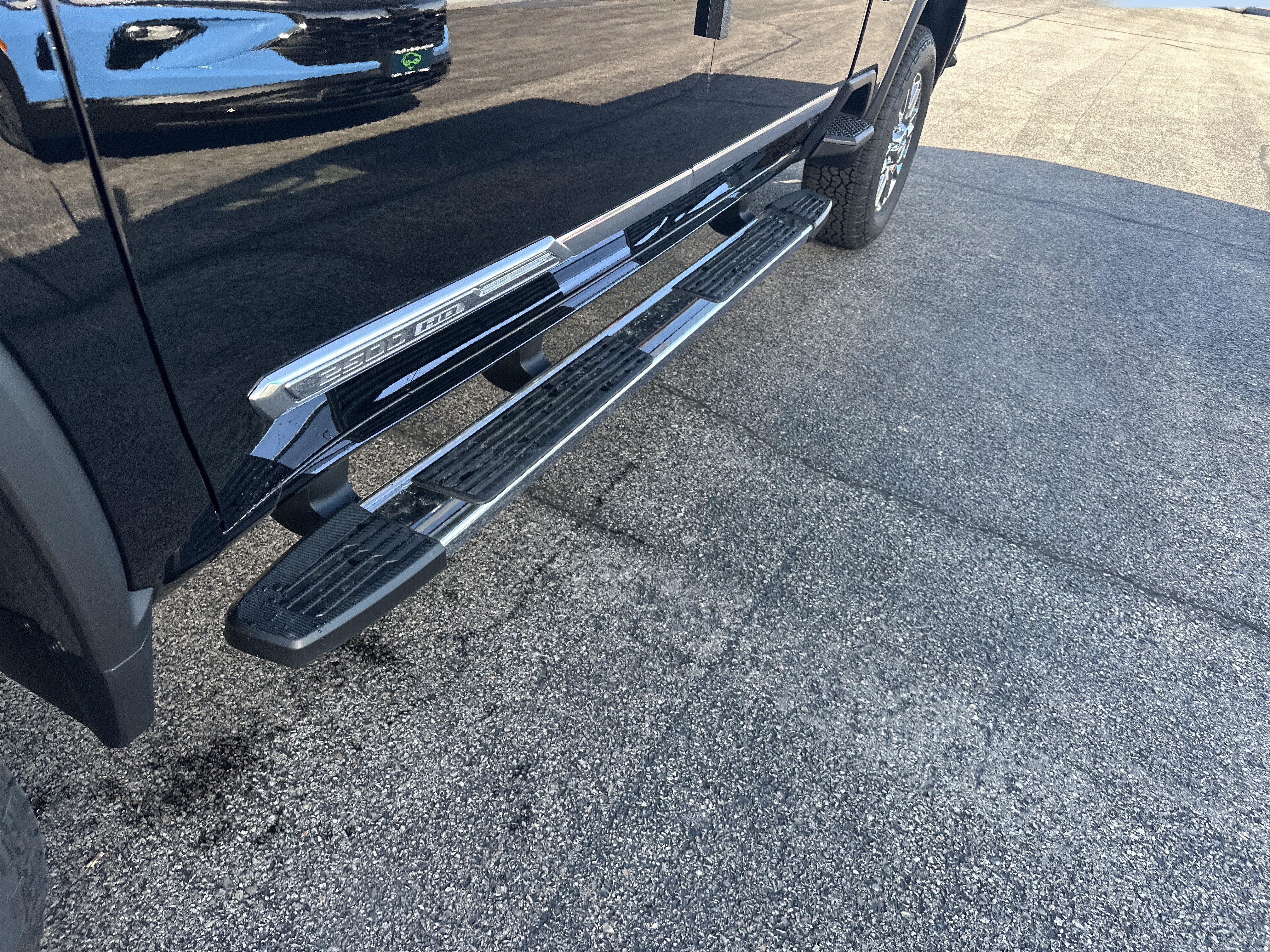 New 2026 Chevrolet Silverado 2500 High Country w/ High Country Premium Package AWD/4WD image 5