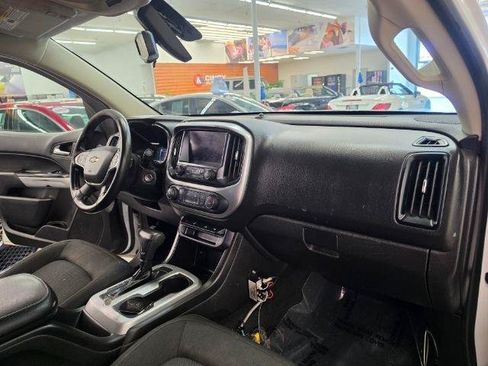 Used 2018 Chevrolet Colorado LT AWD/4WD image 9