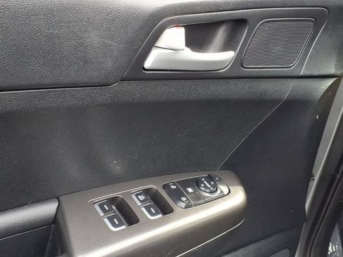 Used 2020 Kia Sportage LX FWD image 15