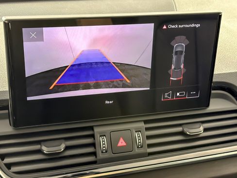 Used 2023 Audi Q5 2.0T Premium w/ Convenience Package image 18