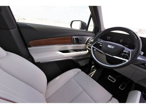 New 2027 Cadillac Vistiq Luxury AWD/4WD image 8