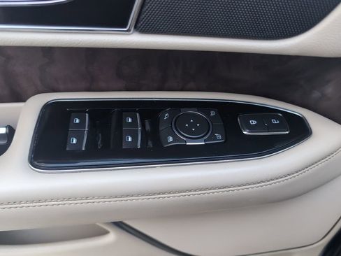 Used 2018 Lincoln Navigator Reserve w/ Technology Package image 18