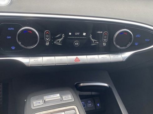 Used 2025 Genesis GV70 2.5T image 22