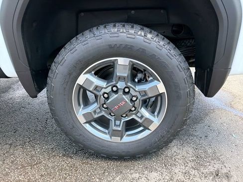 New 2026 GMC Sierra 2500 SLT w/ SLT Premium Package AWD/4WD image 25