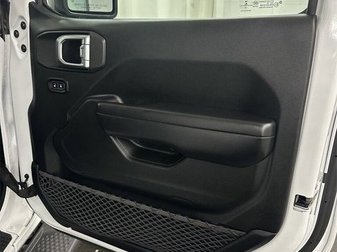 Used 2018 Jeep Wrangler Unlimited Sport S image 33