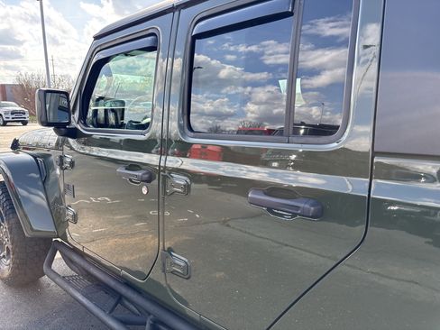 Used 2023 Jeep Gladiator Willys image 12