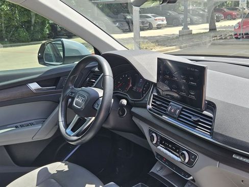 Certified 2022 Audi Q5 2.0T Premium w/ Convenience Package AWD/4WD image 11