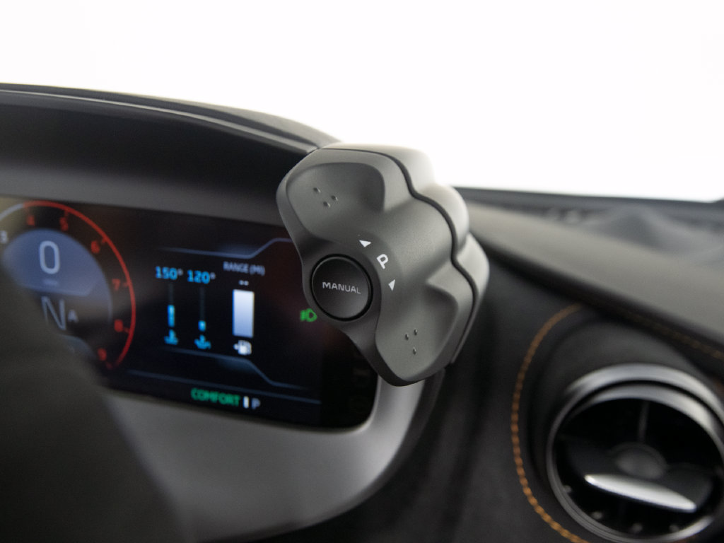 Used 2024 McLaren 750S Spider RWD image 18
