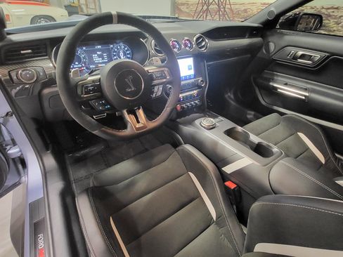 Used 2022 Ford Mustang Shelby GT500 w/ Carbon Fiber Track Pack image 10