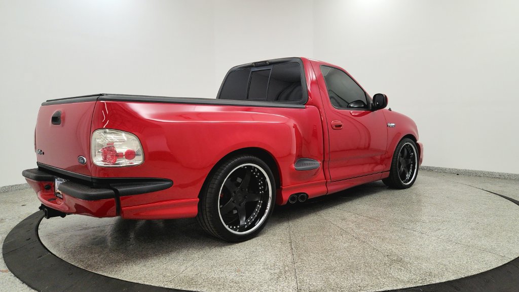 Used 2004 Ford F150 Lightning RWD image 5