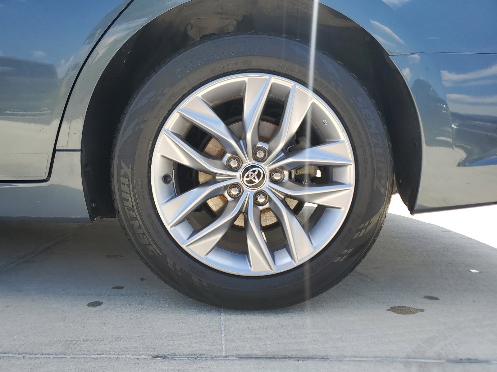 Used 2021 Toyota Avalon XLE FWD image 7