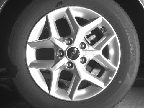 Used 2025 Kia Soul LX w/ LX Technology Package FWD image 25