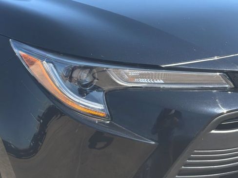 Certified 2025 Toyota Corolla LE FWD image 27