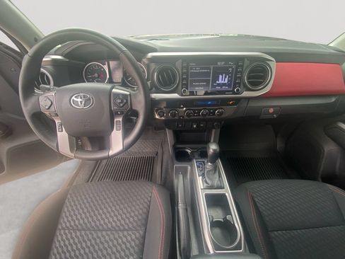 Used 2023 Toyota Tacoma SR5 AWD/4WD image 10