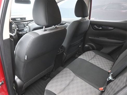 Used 2018 Nissan Rogue Sport SV w/ SV All-Weather Package image 2