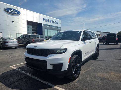 Used 2021 Jeep Grand Cherokee L Laredo AWD/4WD image 1