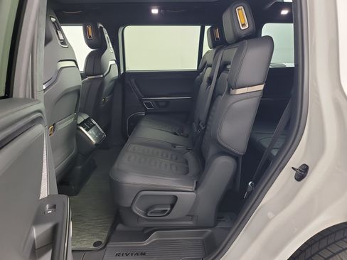 Used 2023 Rivian R1S Launch Edition Quad AWD/4WD image 21