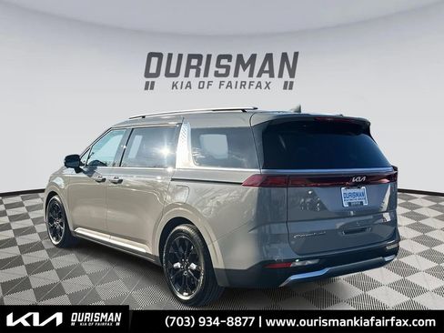 Used 2022 Kia Carnival SX image 3