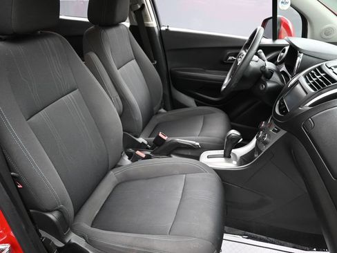 Used 2016 Chevrolet Trax LT AWD/4WD image 26