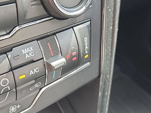 Used 2019 Ford Explorer XLT w/ Equipment Group 202A AWD/4WD image 24