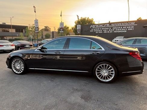 Used 2019 Mercedes-Benz S 560 Sedan w/ Premium Package image 11