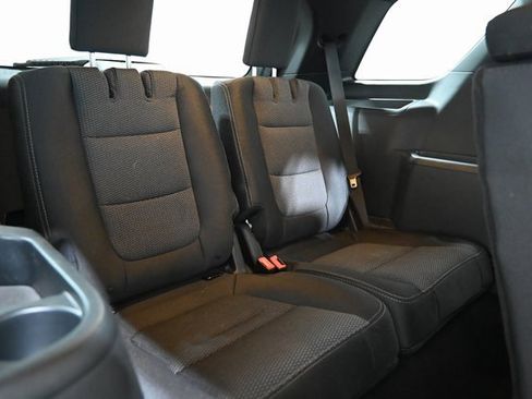 Used 2019 Ford Explorer XLT w/ Class III Trailer Tow Package image 28