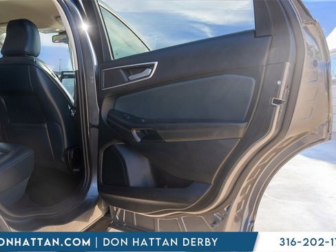 Used 2022 Ford Edge SEL w/ Sport Appearance Package image 19
