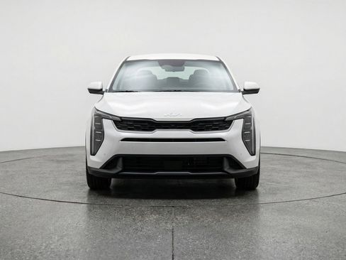 Used 2025 Kia K4 FWD image 2