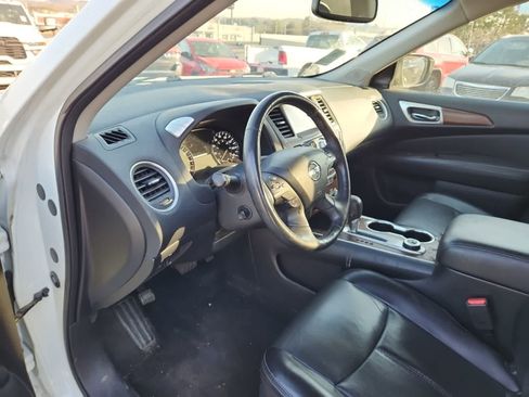 Used 2019 Nissan Pathfinder Platinum image 13