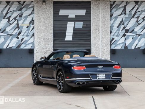 Used 2021 Bentley Continental GT image 12