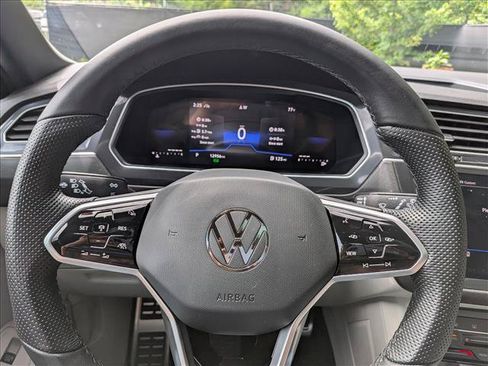 Certified 2024 Volkswagen Tiguan SE R-Line AWD/4WD image 31