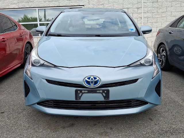 Used 2016 Toyota Prius Two FWD image 2
