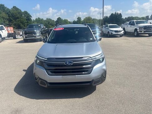 Used 2025 Subaru Forester Limited AWD/4WD image 8