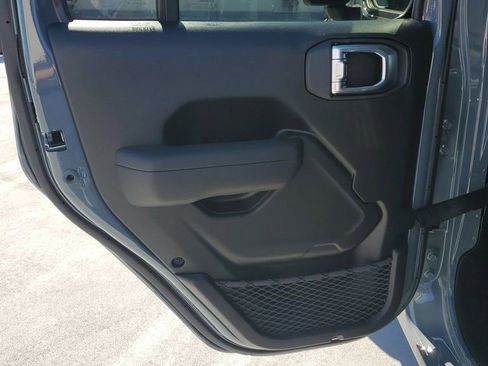 New 2026 Jeep Gladiator Sport image 15