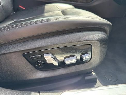 Used 2019 BMW 750i xDrive w/ Executive Package AWD/4WD image 25