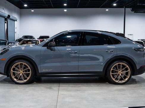 Used 2022 Porsche Cayenne Turbo GT AWD/4WD image 3