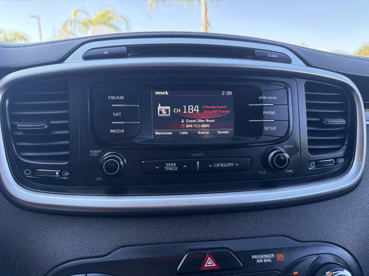 Used 2016 Kia Sorento FWD w/ LX Convenience Package image 35
